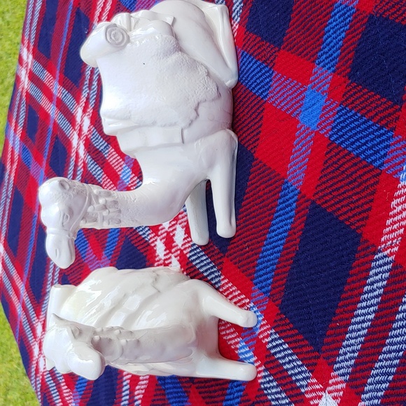 Decorative 3-Piece Holiday Ceramic Camels Set in all Cream Tone - Picture 4 of 13